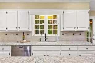 8870 Glen Ferry Dr, Johns Creek, GA 30022 - Photo 12