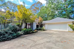 2939 Rivercrest Dr, Gainesville, GA 30507 - Photo 2