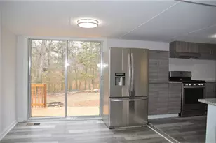 3227 Hilltop Cir, Gainesville, GA 30506 - Photo 2