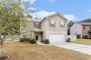 404 Lake Ridge Ln, Fairburn, GA 30213 - Photo 2