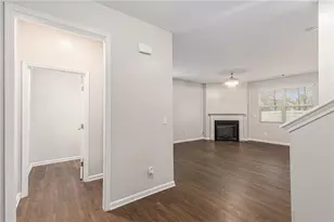 404 Lake Ridge Ln, Fairburn, GA 30213 - Photo 4