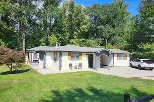 135 Carole Dr, Oxford, GA 30054 - Photo 2