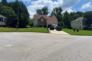 717 Conisburgh Ct, Stone Mountain, GA 30087 - Photo 2