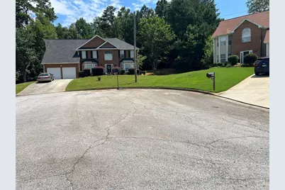 717 Conisburgh Court, Stone Mountain, GA 30087 - Photo 4