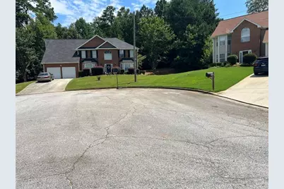 717 Conisburgh Court, Stone Mountain, GA 30087 - Photo 4