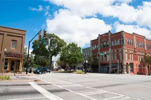 202 Park St, Griffin, GA 30223 - Photo 2