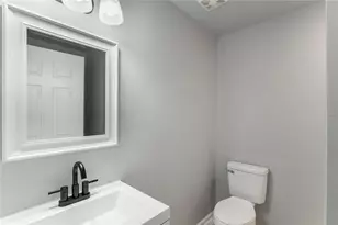 202 Park St, Griffin, GA 30223 - Photo 14