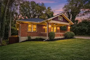 829 Rose Cir SW, Atlanta, GA 30310 - Photo 1