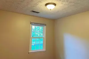 1645 Bill Murdock Rd, Marietta, GA 30062 - Photo 14