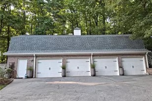 3978 Devonshire Dr, Marietta, GA 30066 - Photo 2