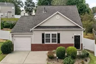 402 Royal Oak Dr, Acworth, GA 30102 - Photo 1