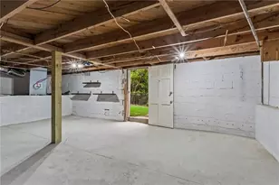 266 Cres Cir SW, Marietta, GA 30064 - Photo 18