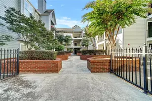 628 Granville Ct, Sandy Springs, GA 30328 - Photo 2