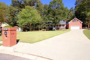 1305 Fontainebleau Ct NE, Lawrenceville, GA 30043 - Photo 2