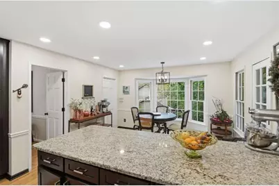 9156 Branch Valley Way, Roswell, GA 30076 - Photo 4