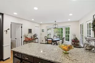 9156 Branch Valley Way, Roswell, GA 30076 - Photo 4