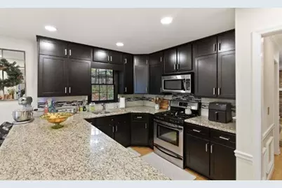 9156 Branch Valley Way, Roswell, GA 30076 - Photo 2