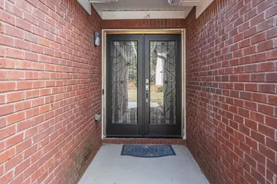 1296 Mandalay Court SW, Lilburn, GA 30047 - Photo 6