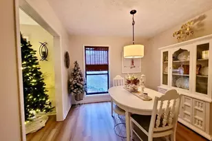 706 Magnolia Way, Woodstock, GA 30188 - Photo 2