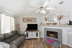 4506 Turning Leaf Dr, Gillsville, GA 30543 - Photo 6