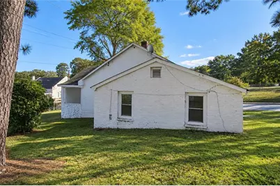 602 W Lake Avenue NW, Atlanta, GA 30318 - Photo 6