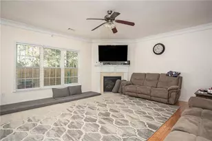 635 Scenic Creek Dr, Lawrenceville, GA 30046 - Photo 10