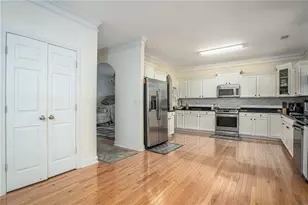 635 Scenic Creek Dr, Lawrenceville, GA 30046 - Photo 14