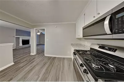 8030 Sumit Creek Drive NW, Kennesaw, GA 30152 - Photo 6