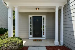 1045 Winthrope Chase Dr, Alpharetta, GA 30009 - Photo 4