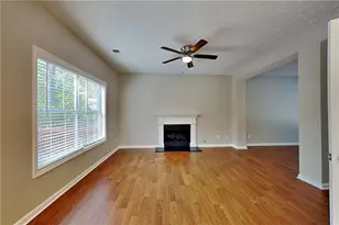 2020 Hunters Trail Dr, Lawrenceville, GA 30043 - Photo 2