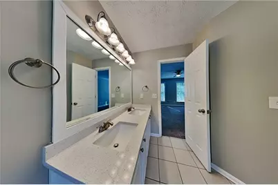 2020 Hunters Trail Drive, Lawrenceville, GA 30043 - Photo 10