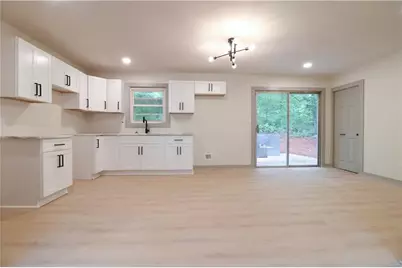 4396 Greenleaf Circle, Atlanta, GA 30331 - Photo 4