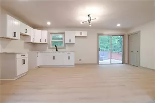 4396 Greenleaf Circle, Atlanta, GA 30331 - Photo 4