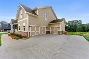 152 Blue Rider Trl, Hoschton, GA 30548 - Photo 2