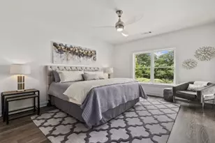 3667 Peachtree Rd NE, Atlanta, GA 30319 - Photo 14