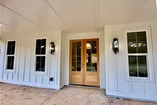 105 W Lake Blvd, Carrollton, GA 30116 - Photo 2