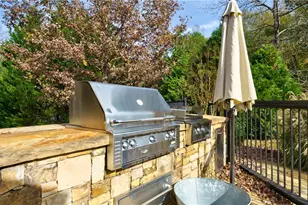 521 Brendlynn Ct, Suwanee, GA 30024 - Photo 4