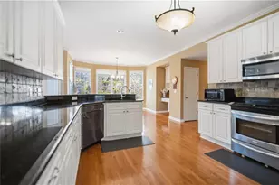 2265 Wildwood Lake Dr, Suwanee, GA 30024 - Photo 12