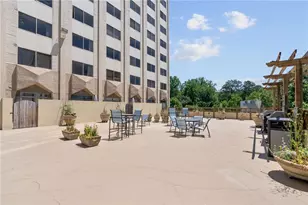 2479 Peachtree Rd NE, Atlanta, GA 30305 - Photo 32