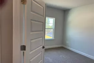 562 Walnut Crk Pkwy, Pendergrass, GA 30567 - Photo 8