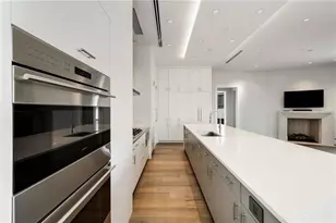 3376 Peachtree Rd NE, Atlanta, GA 30326 - Photo 14