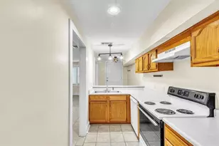 209 E Duffy St, Savannah, GA 31401 - Photo 8