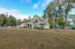 183 Timothy Ln, Lilburn, GA 30047 - Photo 2