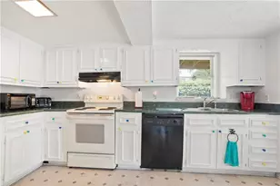 6381 Lakeview Dr, Buford, GA 30518 - Photo 26