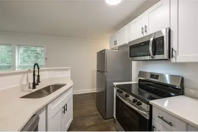 2027 Lois Place NW #Unit B, Atlanta, GA 30318 - Photo 10