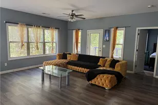 1302 Ida Woods Ln, Lawrenceville, GA 30045 - Photo 6