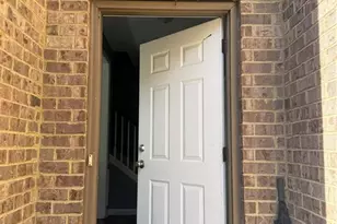 1302 Ida Woods Ln, Lawrenceville, GA 30045 - Photo 4