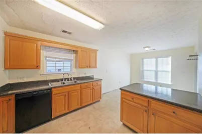 9886 Vista Circle, Union City, GA 30291 - Photo 12