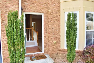 2015 Lisa Springs Drive SW, Snellville, GA 30078 - Photo 4