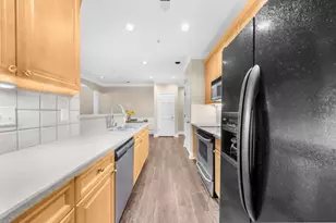 2103 Stratford Commons, Decatur, GA 30033 - Photo 6